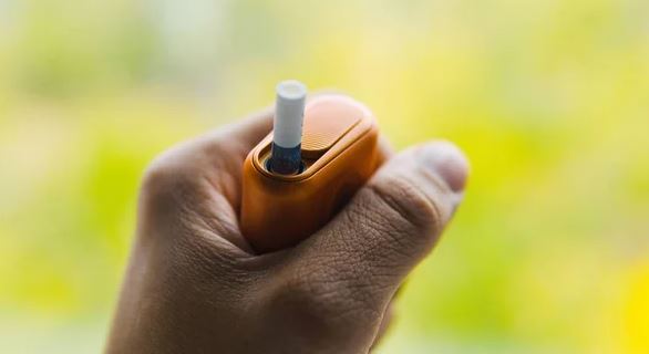 加熱菸是什麼，AI筆記台灣解禁背後的健康爭議與政治角力