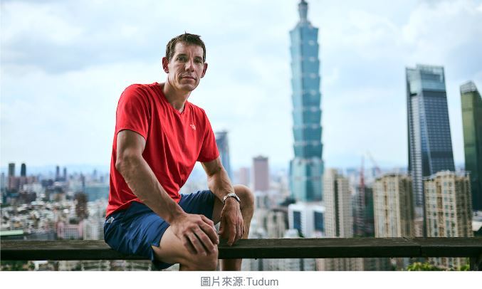 史詩級高度實況：AI筆記艾力克斯·霍諾德直播徒手攀登台北101的未知與極限