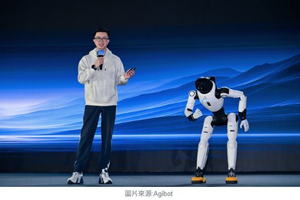 Agibot上海全端機器人生態系：AI筆記機器人開始「自我進化」